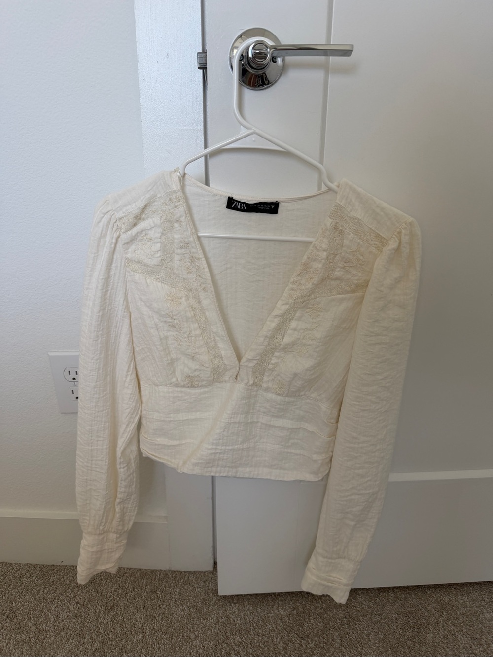 Zara Cream V-Neck Lace-Trim Long Sleeve Blouse